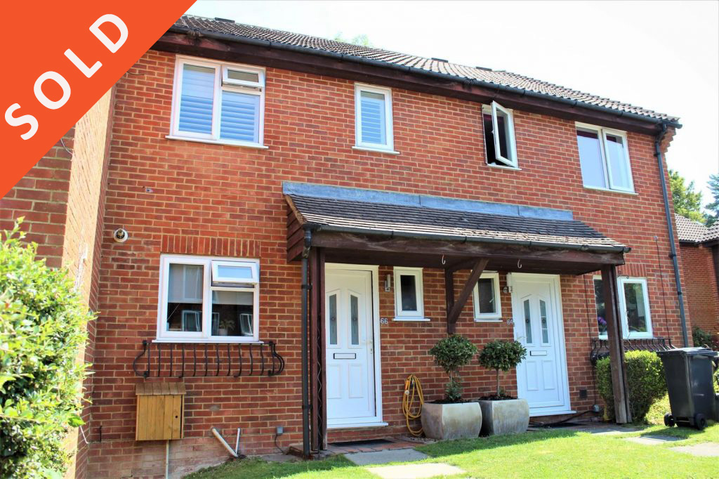 Reedham Drive, Purley. Offers Over £450,000 Freehold. Three Bedroom